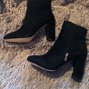 Pretty little thing booties